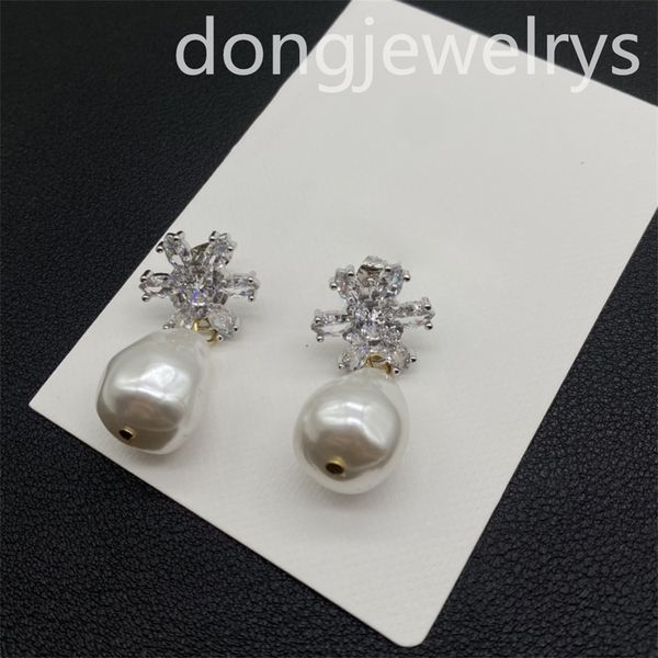 elegant and gorgeous vintage earrings pearl studded earrings for women hoop huggie earring fashionable wedding jewelry gift dongjewelrys, Golden;silver
elegant and gorgeous vintage earrings pearl studded earrings for women hoop huggie earring fashionable wedding jewelry gift dongjewelrys, Golden;silver