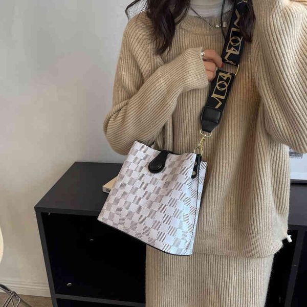 bags women's 2022 new fashion lattice crossbody bag super popular versatile bucket purses
bags women's 2022 new fashion lattice crossbody bag super popular versatile bucket purses