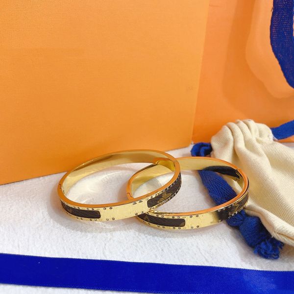 love bracelet designer bracelets luxury jewelry women bangle classic titanium steel alloy craft colors fade not allergic, Black
love bracelet designer bracelets luxury jewelry women bangle classic titanium steel alloy craft colors fade not allergic, Black