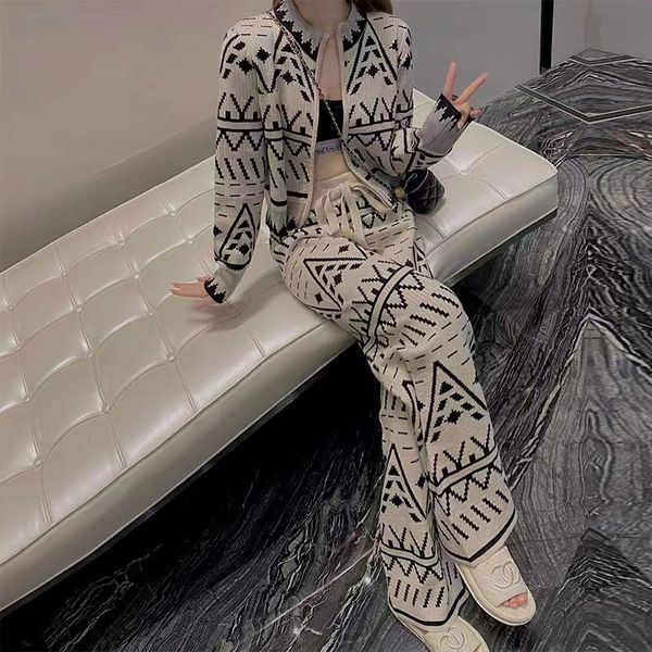304 small fragrance style knit casual set spring summer new gentle wind autumn sports women's two-piece set, White
304 small fragrance style knit casual set spring summer new gentle wind autumn sports women's two-piece set, White