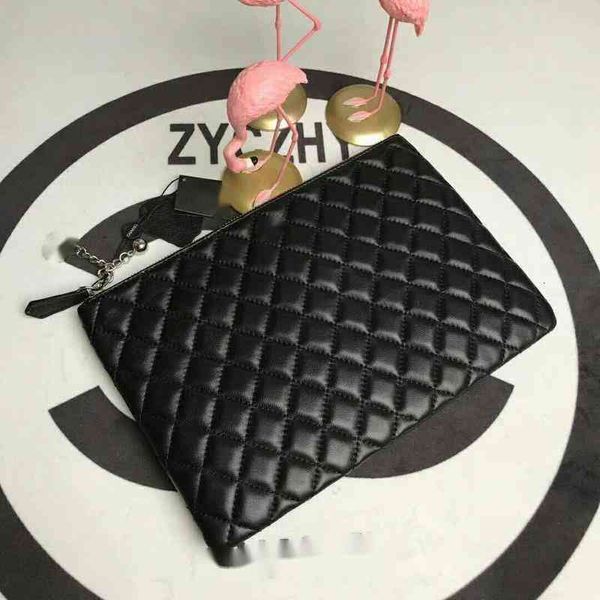wallets luxury brand design 6952 letter plaid cc chain clutch lambskin diamond pattern pouch women's le boy long wallet caviar leather, Red;black
wallets luxury brand design 6952 letter plaid cc chain clutch lambskin diamond pattern pouch women's le boy long wallet caviar leather, Red;black