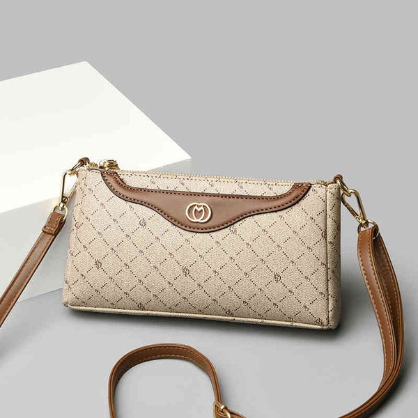 bag female 2022 new style middle-aged mother holding small bag simple texture printed sling one shoulder messenger
bag female 2022 new style middle-aged mother holding small bag simple texture printed sling one shoulder messenger