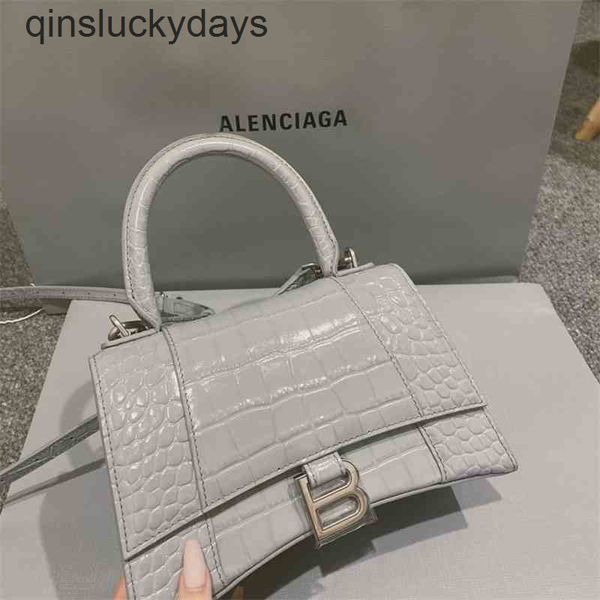 balencaigass designer handbags same star female 2022 fashion versatile family crocodile hourglass character le
balencaigass designer handbags same star female 2022 fashion versatile family crocodile hourglass character le