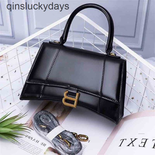 balencaigass designer handbags b home hourglass leather 2022 fashion high version women's crocodile single sho
balencaigass designer handbags b home hourglass leather 2022 fashion high version women's crocodile single sho