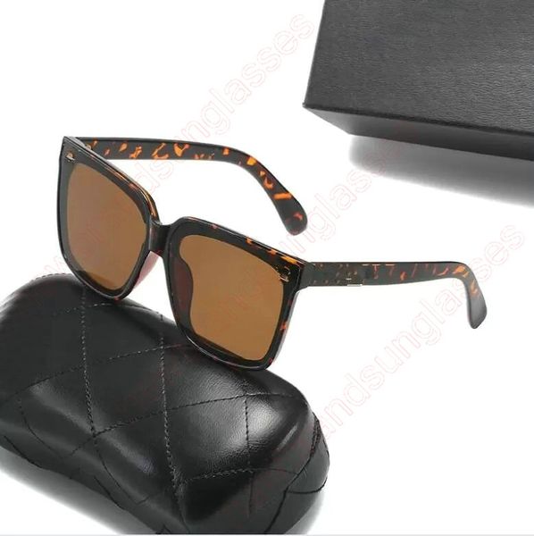 2022 new fashion sunglasses women brand designer retro rectangle sun glasses female ins popular colorful vintage square eyewear lunette de s, White;black
2022 new fashion sunglasses women brand designer retro rectangle sun glasses female ins popular colorful vintage square eyewear lunette de s, White;black