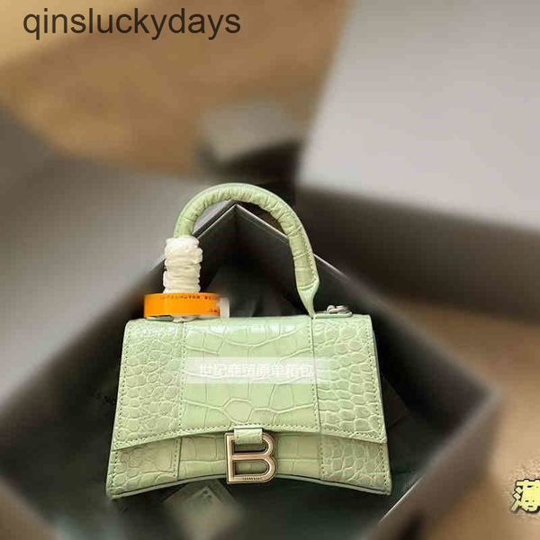 bag balenciga designer leather hourglass fashion one shoulder versatile women's crossbody
bag balenciga designer leather hourglass fashion one shoulder versatile women's crossbody
