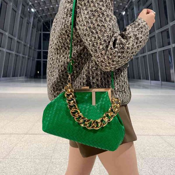 sweet department personalized knitting special-shaped clip mouth women's chain small square bag 2022 new single shoulder purses
sweet department personalized knitting special-shaped clip mouth women's chain small square bag 2022 new single shoulder purses