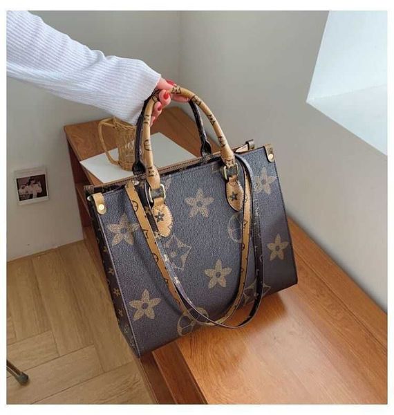 fashion women shopping bag tote woman handbag purse shoulder date code serial number flower big large
fashion women shopping bag tote woman handbag purse shoulder date code serial number flower big large