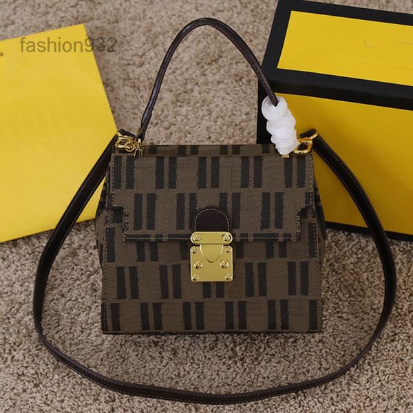 620s ening bags old flower messenger bag tote letter fashion vintage women shoulder bags crossbody handbags purse cell phone pocket wallet
620s ening bags old flower messenger bag tote letter fashion vintage women shoulder bags crossbody handbags purse cell phone pocket wallet