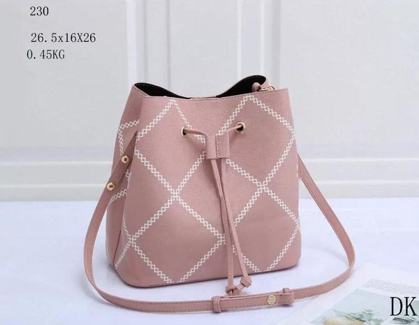 classic designer shoulders women handbags totes fashion women's bags shoulder bags portable drawstring messenger wallet bucket bag stri
classic designer shoulders women handbags totes fashion women's bags shoulder bags portable drawstring messenger wallet bucket bag stri