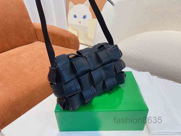 evening bags woven tofu pillow bag real leather leisure temperament pleated plaid handbags diagonal chest shoulder square crossbody female
evening bags woven tofu pillow bag real leather leisure temperament pleated plaid handbags diagonal chest shoulder square crossbody female