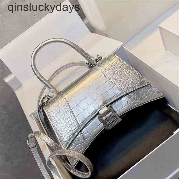 handbag balenciga italy high bag b-word sense home balencaigs crocodile hourglass leather fashion leisure
handbag balenciga italy high bag b-word sense home balencaigs crocodile hourglass leather fashion leisure