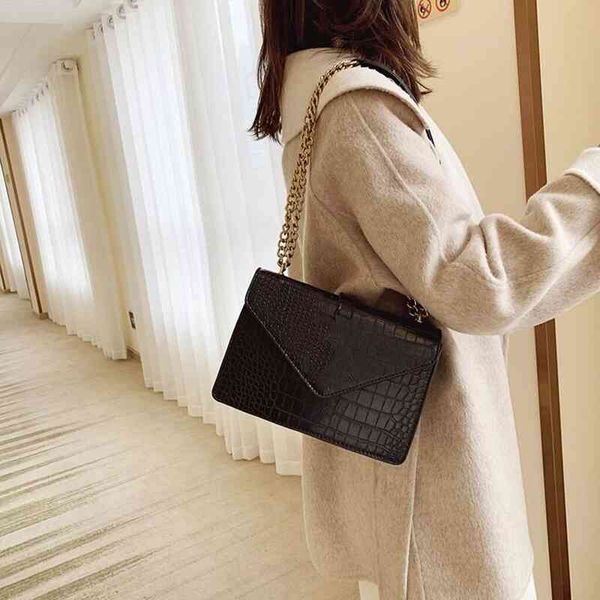 handbag women's 2022 new alligator pattern small square texture single shoulder crossbody portable chain purses
handbag women's 2022 new alligator pattern small square texture single shoulder crossbody portable chain purses