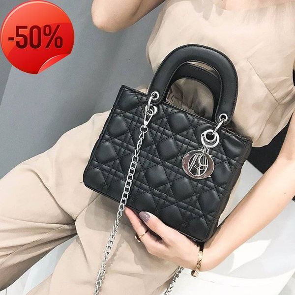 designer bags women's 2022 new school embroidered diamond lattice chain portable zipper pu msenger tote purses ladies handbags factory
designer bags women's 2022 new school embroidered diamond lattice chain portable zipper pu msenger tote purses ladies handbags factory