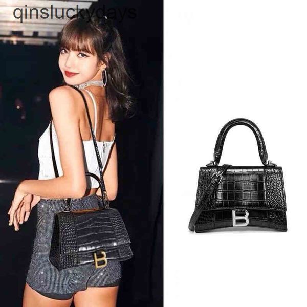 balenciga handbag hong designer kong df crocodile hourglass bag 2022 leather b-shaped one shoulder messenger f
balenciga handbag hong designer kong df crocodile hourglass bag 2022 leather b-shaped one shoulder messenger f