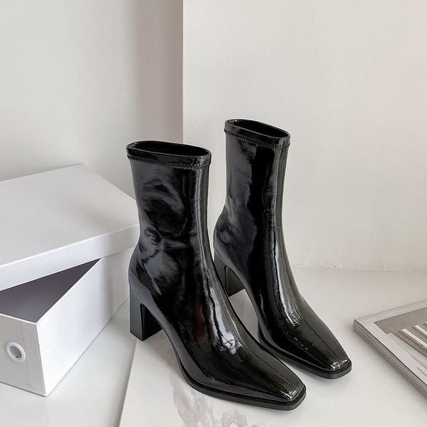 boots fashion women genuine leather knee high low heel round toe autumn winter shoes black white 220913
boots fashion women genuine leather knee high low heel round toe autumn winter shoes black white 220913