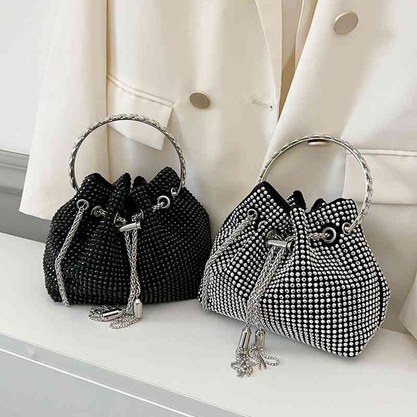 fashion bag 2022 new metal hand simple leisure single shoulder women's cross arm bucket bag purses
fashion bag 2022 new metal hand simple leisure single shoulder women's cross arm bucket bag purses