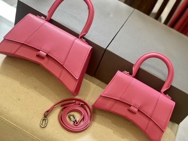 designer bags luxury black design fashion hourglass bags handbags shoulder bag women's crossbody retro large capacity lady tote cosmeti
designer bags luxury black design fashion hourglass bags handbags shoulder bag women's crossbody retro large capacity lady tote cosmeti