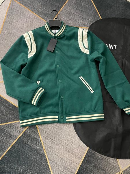 classic autumn and winter style mens jacket comfortable wool blend material single breasted jackets fashion baseball collar stripe stitching, Black;brown
classic autumn and winter style mens jacket comfortable wool blend material single breasted jackets fashion baseball collar stripe stitching, Black;brown