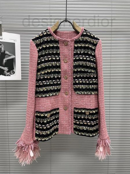 women's jacket designer 2022 autumn and winter new products xiaoxiang feather stitching removable sleeves celebrity temperament jacket, Black;brown
women's jacket designer 2022 autumn and winter new products xiaoxiang feather stitching removable sleeves celebrity temperament jacket, Black;brown
