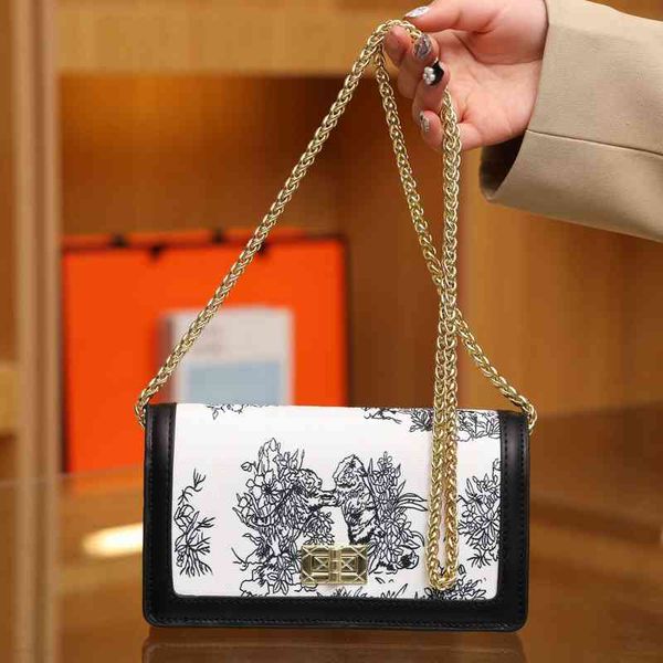 bags women 2022 new popular women's fashion color contrast printing antique classic sling one shoulder bag crossbody bag
bags women 2022 new popular women's fashion color contrast printing antique classic sling one shoulder bag crossbody bag