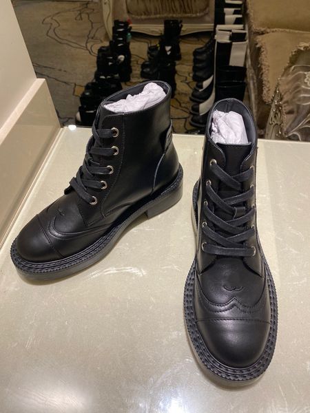 shoes designer version handmade 2022ss calfskin leather lace-up side zip boots, Black
shoes designer version handmade 2022ss calfskin leather lace-up side zip boots, Black