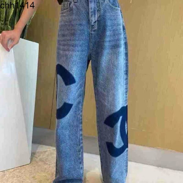 2022 new double-c large-scale color contrast high waist thin blue jeans cigarette pipe pants women's
2022 new double-c large-scale color contrast high waist thin blue jeans cigarette pipe pants women's