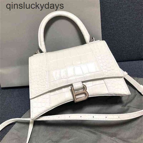 balencaigass women designer luxurys handbags same hourglass women's star's 2022 versatile b family messenger b
balencaigass women designer luxurys handbags same hourglass women's star's 2022 versatile b family messenger b