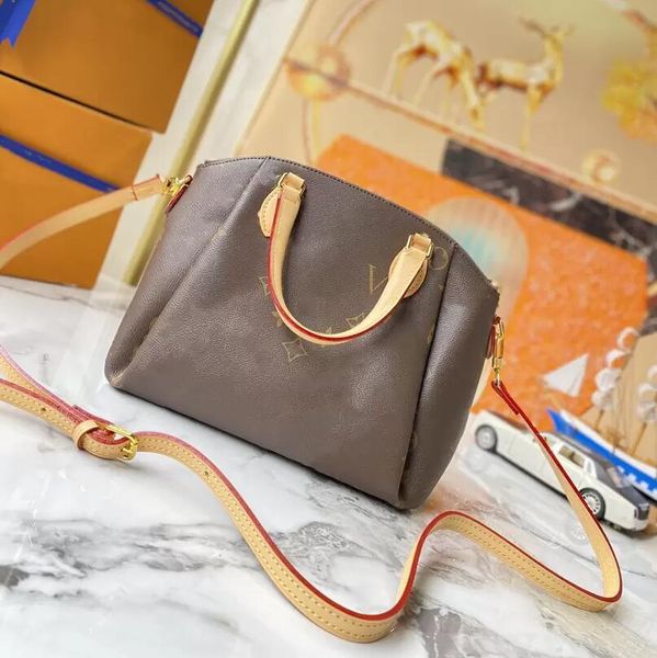 rivoli bb designer shoulder bag women tote handbag fashion woman crossbody bags genuine leather vvn strap monograms handbags with lock totes
rivoli bb designer shoulder bag women tote handbag fashion woman crossbody bags genuine leather vvn strap monograms handbags with lock totes