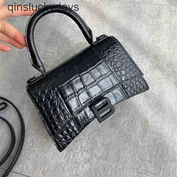 balencaigass designer handbags fashion 2022 alligator b-shaped hourglass summer versatile handbag one shoulder 9j3b
balencaigass designer handbags fashion 2022 alligator b-shaped hourglass summer versatile handbag one shoulder 9j3b