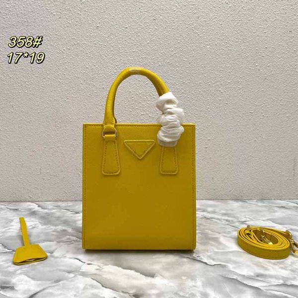 bag tote women designer shoulder bags detachable strap leather handbag double handle small wallet luxury crossbody phone all-purpose style 1
bag tote women designer shoulder bags detachable strap leather handbag double handle small wallet luxury crossbody phone all-purpose style 1