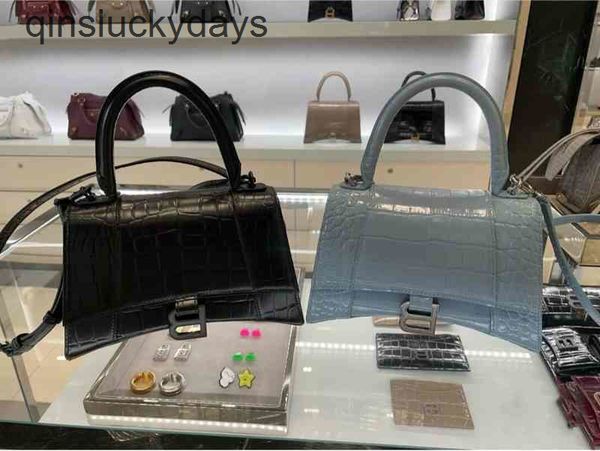 designer balencaigabag handwomen's ltaly bag hourglass crocodile single shoulder handbag
designer balencaigabag handwomen's ltaly bag hourglass crocodile single shoulder handbag