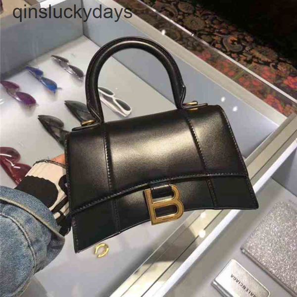 designer balenciga handbag women's bag hourglass embossed smooth leather one shoulder messenger crossbody
designer balenciga handbag women's bag hourglass embossed smooth leather one shoulder messenger crossbody