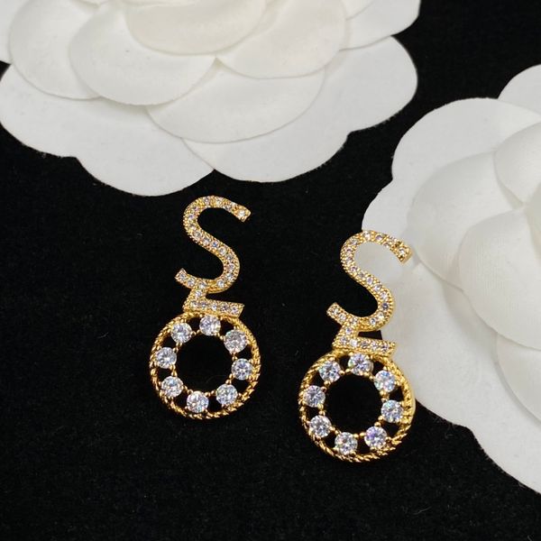 glittering rhinestone charm earrings diamond circle letters eardrops crystal round exquisite ear studs with box, Golden
glittering rhinestone charm earrings diamond circle letters eardrops crystal round exquisite ear studs with box, Golden