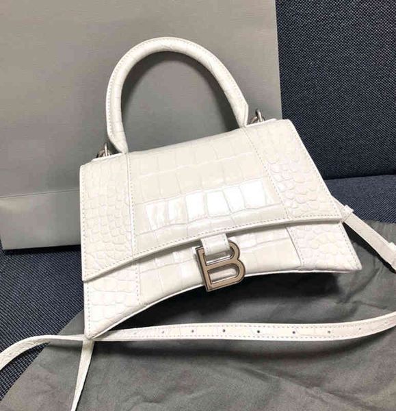 handbags crossbody balencigass designer hougrlass bags star's same bag women's 2022 versatile family leather messenger hourglass b
handbags crossbody balencigass designer hougrlass bags star's same bag women's 2022 versatile family leather messenger hourglass b