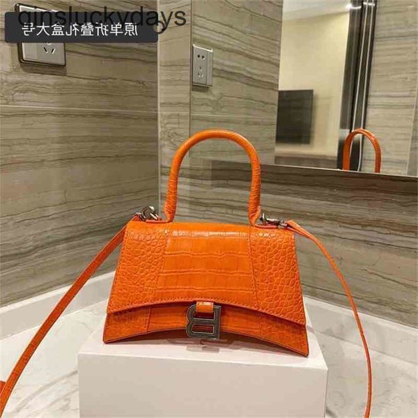 bag ltaly designer balencaigabag hourglass fashion women's handbag shoulder wallet
bag ltaly designer balencaigabag hourglass fashion women's handbag shoulder wallet