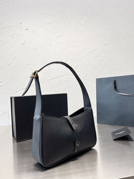designer womens underarm bags shoulder bag leather material designers tote bag simple handbag fashion mini wallet with box small-medium size
designer womens underarm bags shoulder bag leather material designers tote bag simple handbag fashion mini wallet with box small-medium size