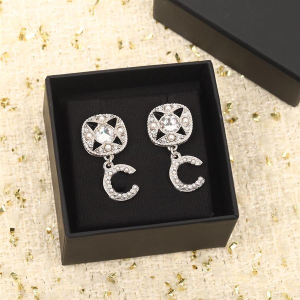 2022 charm stud earring with hollow design in platinum color plated and sparkly diamond for women wedding jewelry gift291n, Golden
2022 charm stud earring with hollow design in platinum color plated and sparkly diamond for women wedding jewelry gift291n, Golden