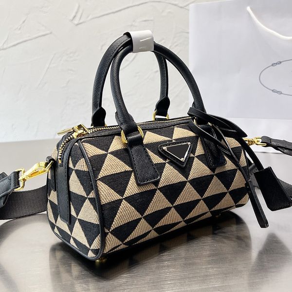 women designer mini pillows tote crossbody bag italy milano brand canvas triangle embroidery cross body totes lady small shopping handbag lu
women designer mini pillows tote crossbody bag italy milano brand canvas triangle embroidery cross body totes lady small shopping handbag lu
