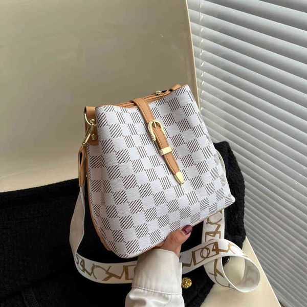 bags women's 2022 new fashion lattice crossbody bag super popular versatile bucket bag
bags women's 2022 new fashion lattice crossbody bag super popular versatile bucket bag
