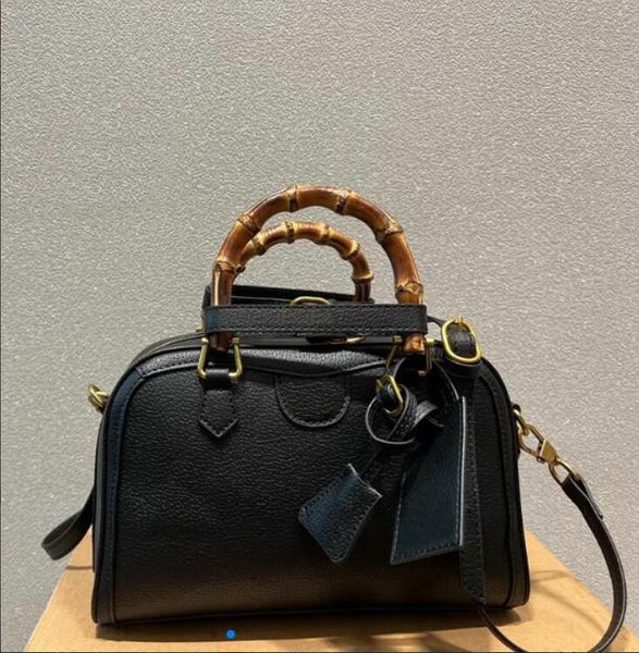 designer bamboo tote shopping bag fashion women travel shoulder bags genuine leather handbags hardware removable wide strap shoulder handbag
designer bamboo tote shopping bag fashion women travel shoulder bags genuine leather handbags hardware removable wide strap shoulder handbag