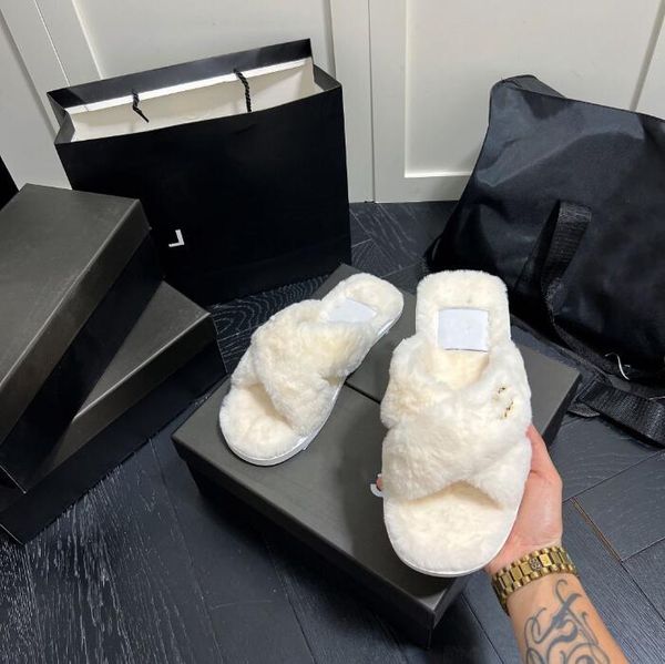 designers luxurys slippers solid color plush letter design warmth slippers couple model temperament indoor l wear warm thick bottom shoes ni, Black
designers luxurys slippers solid color plush letter design warmth slippers couple model temperament indoor l wear warm thick bottom shoes ni, Black