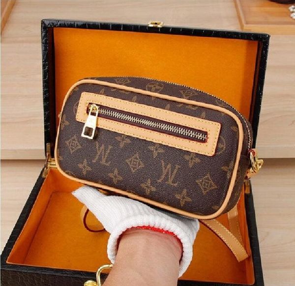 designers clutch bags men and women luxurys handbags classic large capacity brown purses business pouch wash bag with box lvs louiseitys
designers clutch bags men and women luxurys handbags classic large capacity brown purses business pouch wash bag with box lvs louiseitys