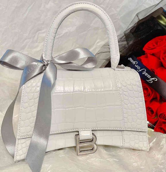 handbags crossbody balencigass designer hougrlass bags star same bag character female 2022 fashion versatile family hourglass messenger
handbags crossbody balencigass designer hougrlass bags star same bag character female 2022 fashion versatile family hourglass messenger