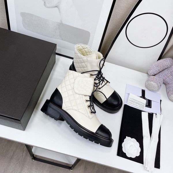 2022 classic high-class short boots with color matching lace up and thick soles with rhombus pattern in autumn and winter euro 35-40 us 4-9, Black
2022 classic high-class short boots with color matching lace up and thick soles with rhombus pattern in autumn and winter euro 35-40 us 4-9, Black