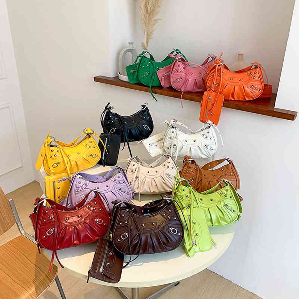 underarm bag women's 2022 rivet locomotive wrinkled crescent child mother sling one shoulder messenger bag handbags
underarm bag women's 2022 rivet locomotive wrinkled crescent child mother sling one shoulder messenger bag handbags