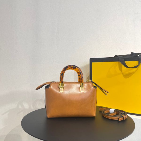 2022 women luxurys designers shoulder totes bags handbag famous crossbody bag handbags purses wallets female lady purse wallet tote backpack
2022 women luxurys designers shoulder totes bags handbag famous crossbody bag handbags purses wallets female lady purse wallet tote backpack