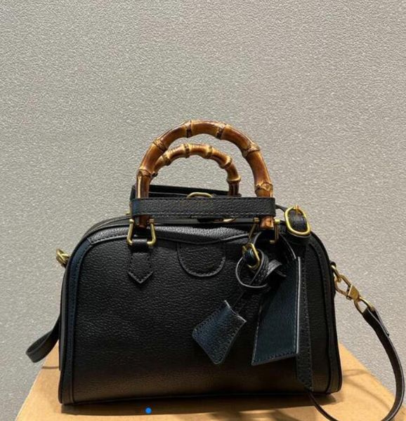 designer bamboo tote shopping bag luxury women travel shoulder bags genuine leather handbags hardware removable wide strap shoulder handbag
designer bamboo tote shopping bag luxury women travel shoulder bags genuine leather handbags hardware removable wide strap shoulder handbag