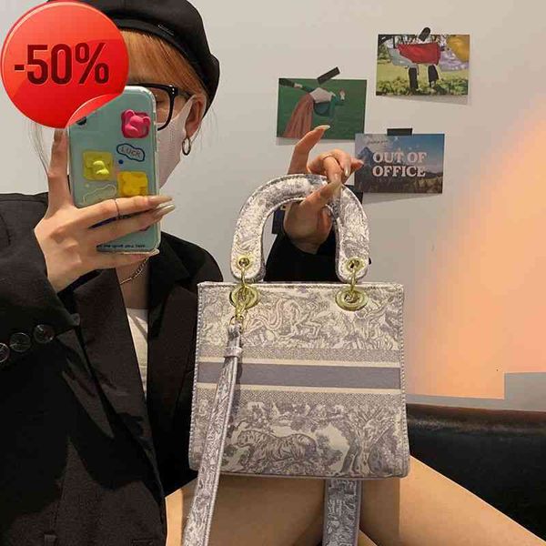 designer bags women's women's 2022 new high-end hand-held crossbody printed classic one shoulder large capacity tote factory whole
designer bags women's women's 2022 new high-end hand-held crossbody printed classic one shoulder large capacity tote factory whole