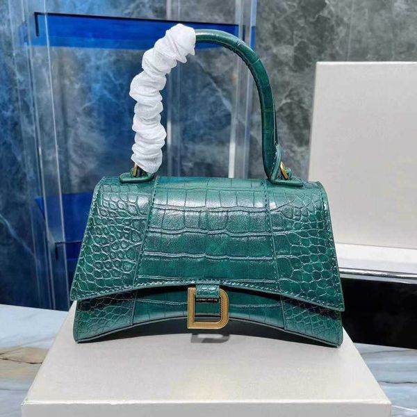 shoulder bags 2022 lady shopping fashion handbags womens totes cross body half moon luxury genuine leather classic retro 22
shoulder bags 2022 lady shopping fashion handbags womens totes cross body half moon luxury genuine leather classic retro 22